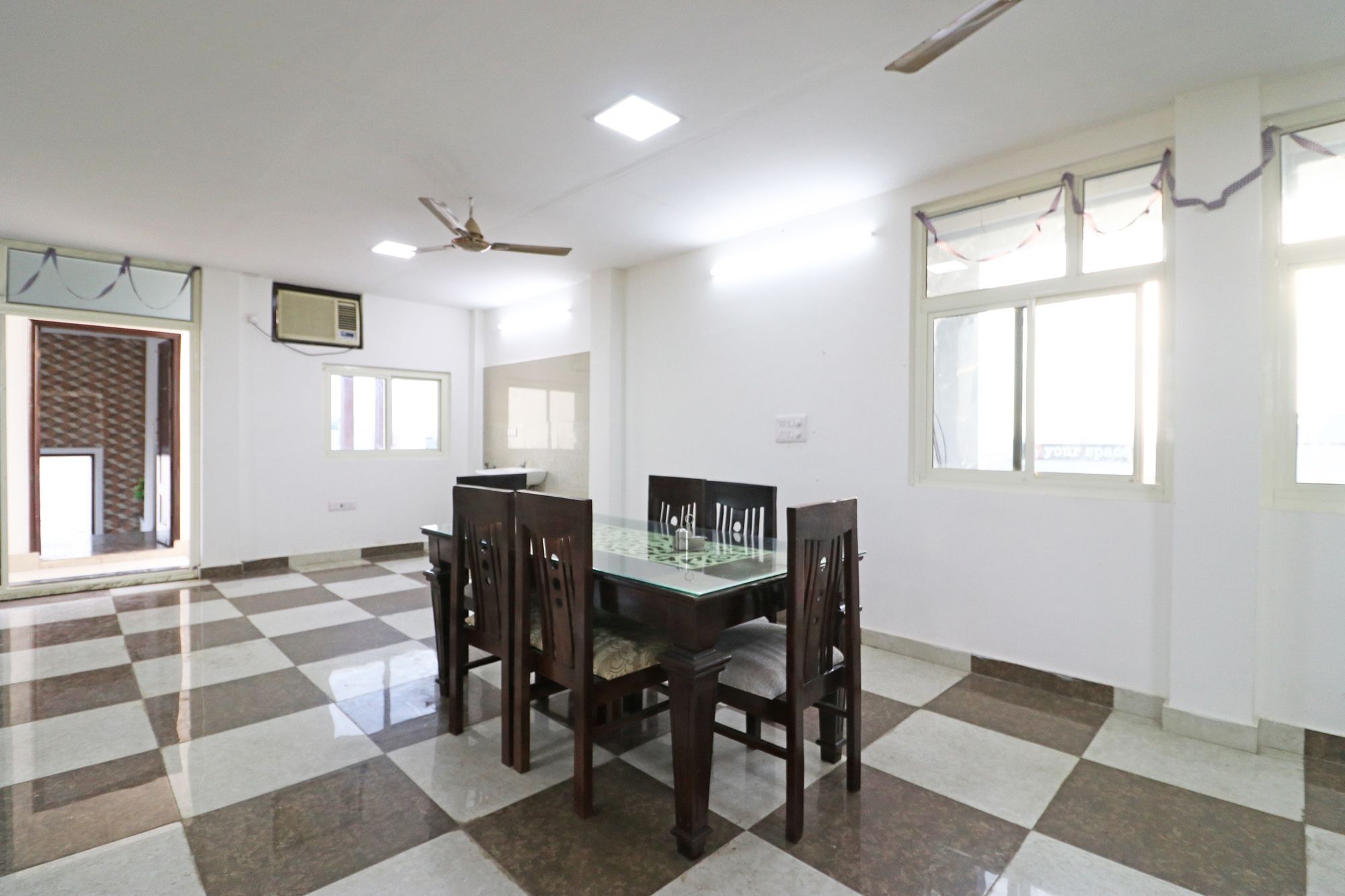 Oyo 10810 Sangvi Palace Greater Noida Exteriör bild